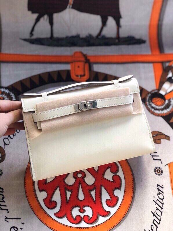 에르메스 미니 켈리백22 나타 화이트 은장 스위프트